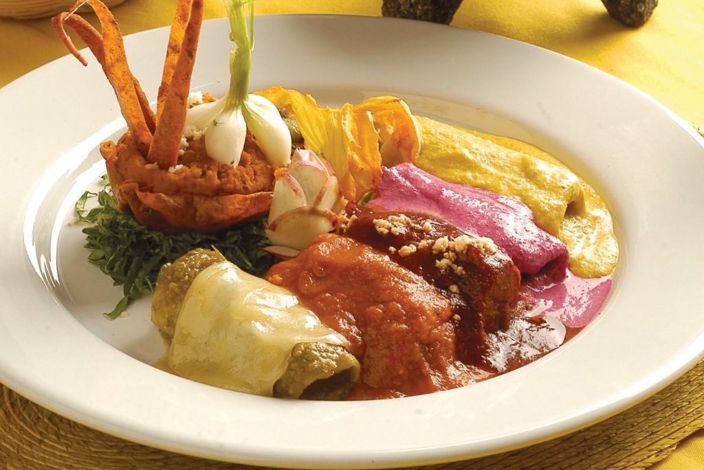Enchiladas Platillos tipicos de la comida mexicana Tradicional